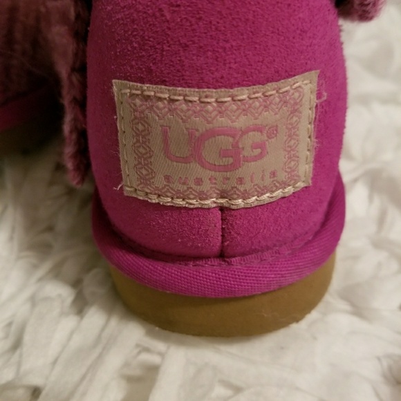 Pink/lavendar uggs - Picture 3 of 4
